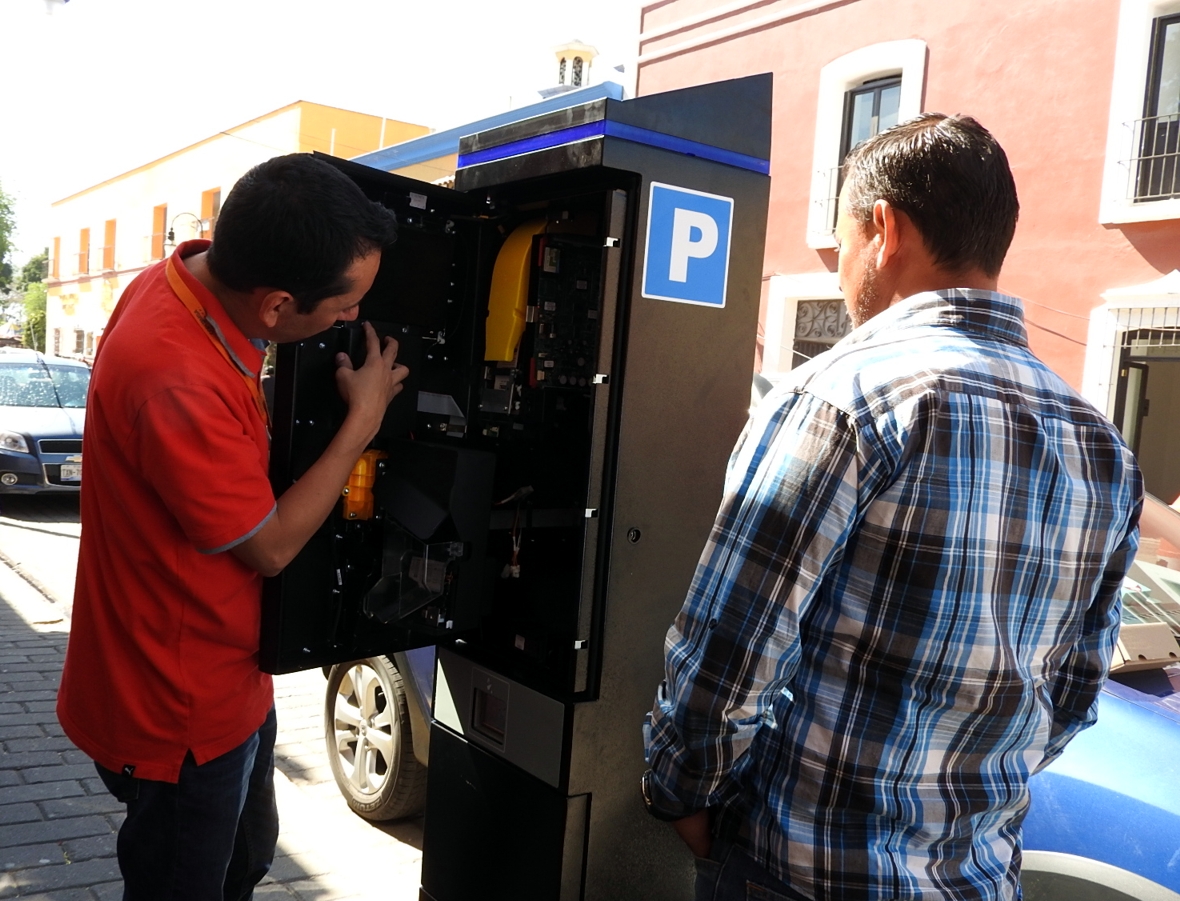 Instalan parquímetros en San Pedro; comenzarán a funcionar en enero
