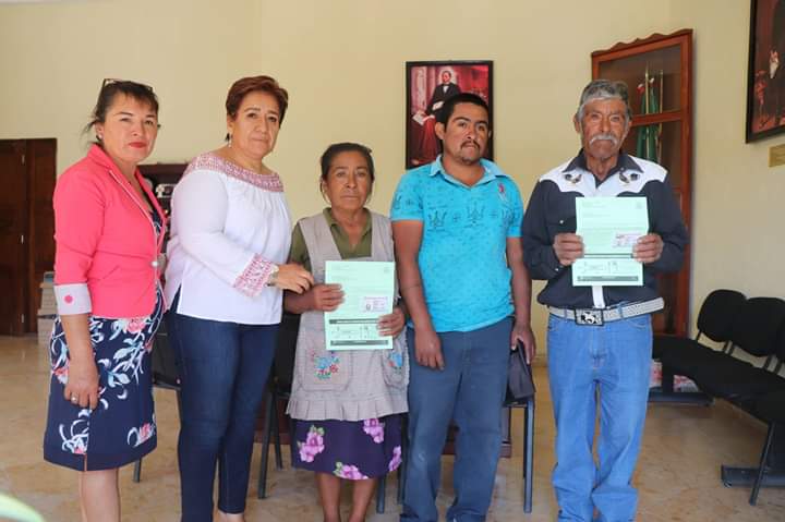 Entrega ayuntamiento de Tepexi visas y pasaportes a habitantes