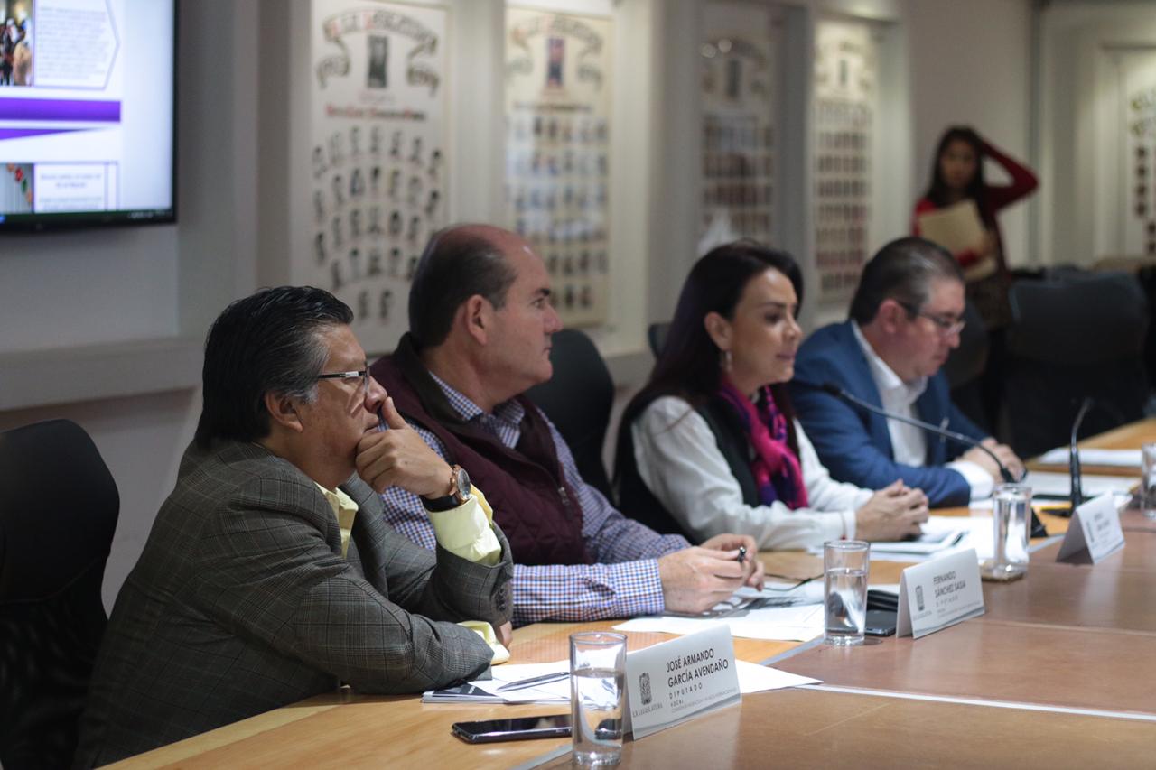 Aprueban exhorto para instalar unidades móviles de expedición de pasaportes