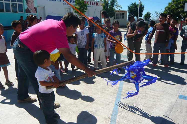 Sobra pobreza, falta la Navidad en pueblos de la Mixteca