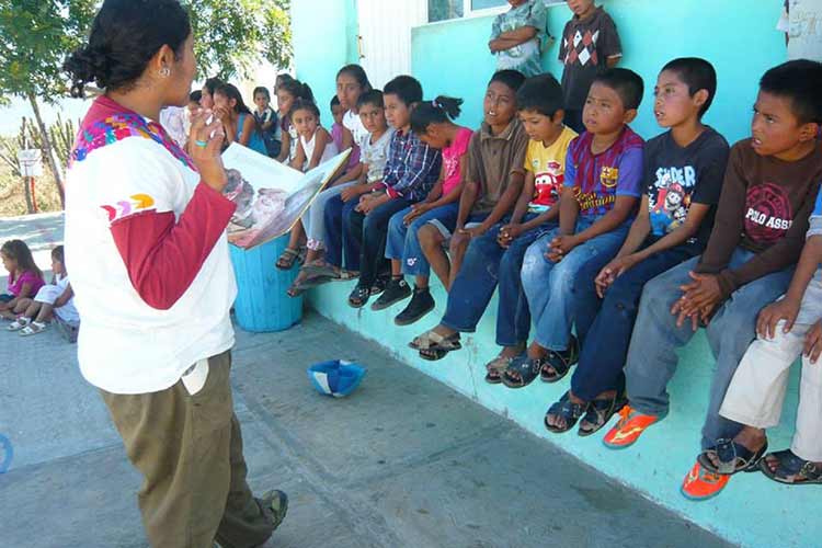 Sobra pobreza, falta la Navidad en pueblos de la Mixteca