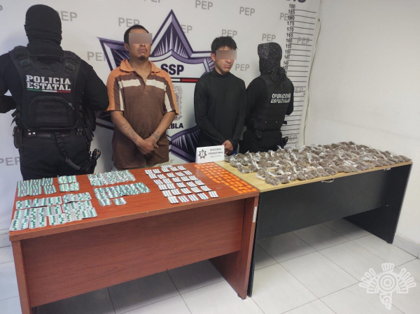 Detienen a dos sujetos con casi mil pastillas psicotrópicas en Cuautlancingo