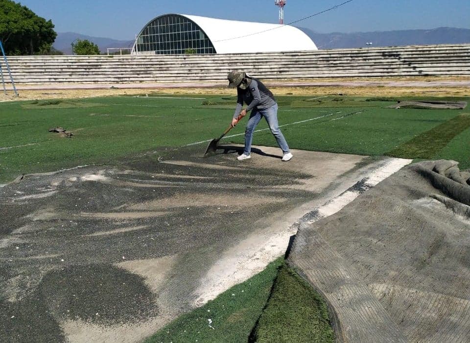 Niega Ayuntamiento de Tehuacán la venta de pasto sintético de la Huizachera 