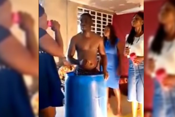 VIDEO Pastor hace beber a sus fieles el agua donde se bañó