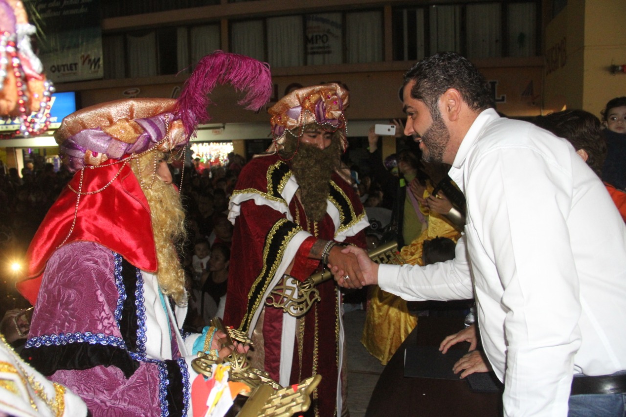 Celebra Tehuacán la llegada de los Reyes Magos