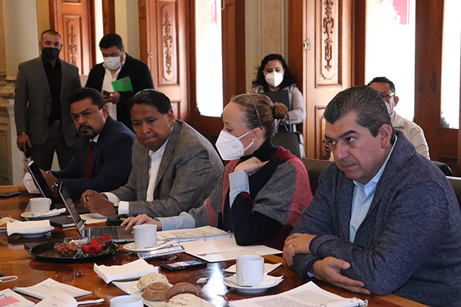 Debaten en sesión de Cabildo por déficit en el ayuntamiento de Puebla