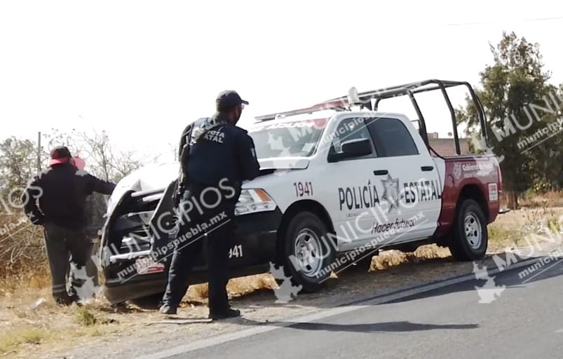Patrulla se ve involucrada en accidente vial en Tecamachalco