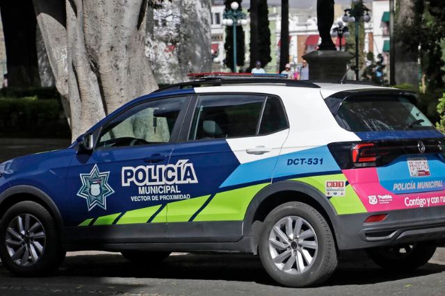 Accidente en Puebla involucra a patrulla municipal; una mujer atropellada