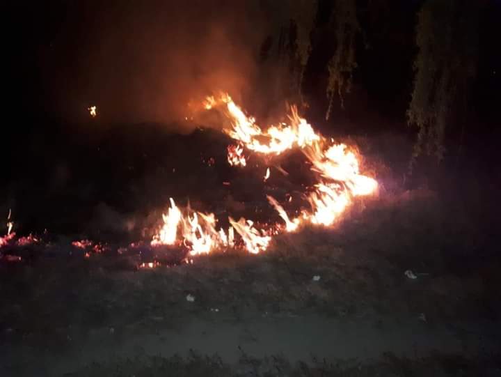 Por no llegar a acuerdo con autoridades vecinos en Libres queman patrullas