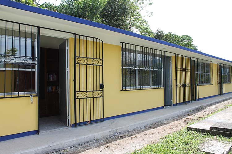 Inaugura Oscar Paula Cruz tres aulas en Xiloxochico