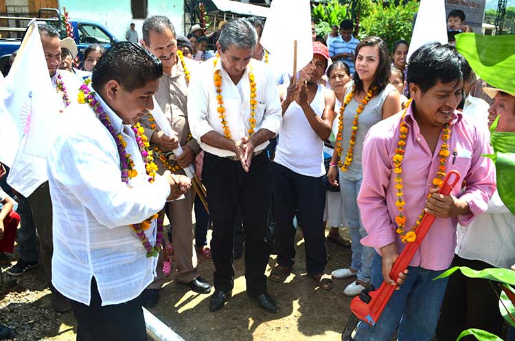 Invierte edil Cuetzalan 6 mdp en sistema de agua potable en Tzicuilan