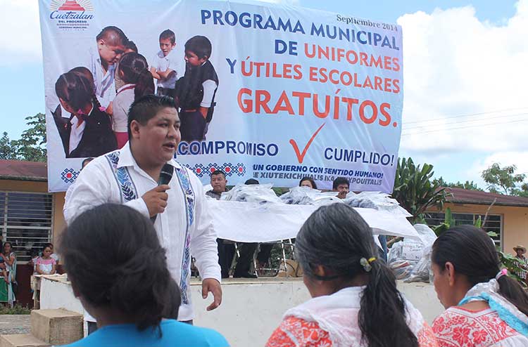 Detectan a 100 niños que no estudian por falta de dinero en Cuetzalan