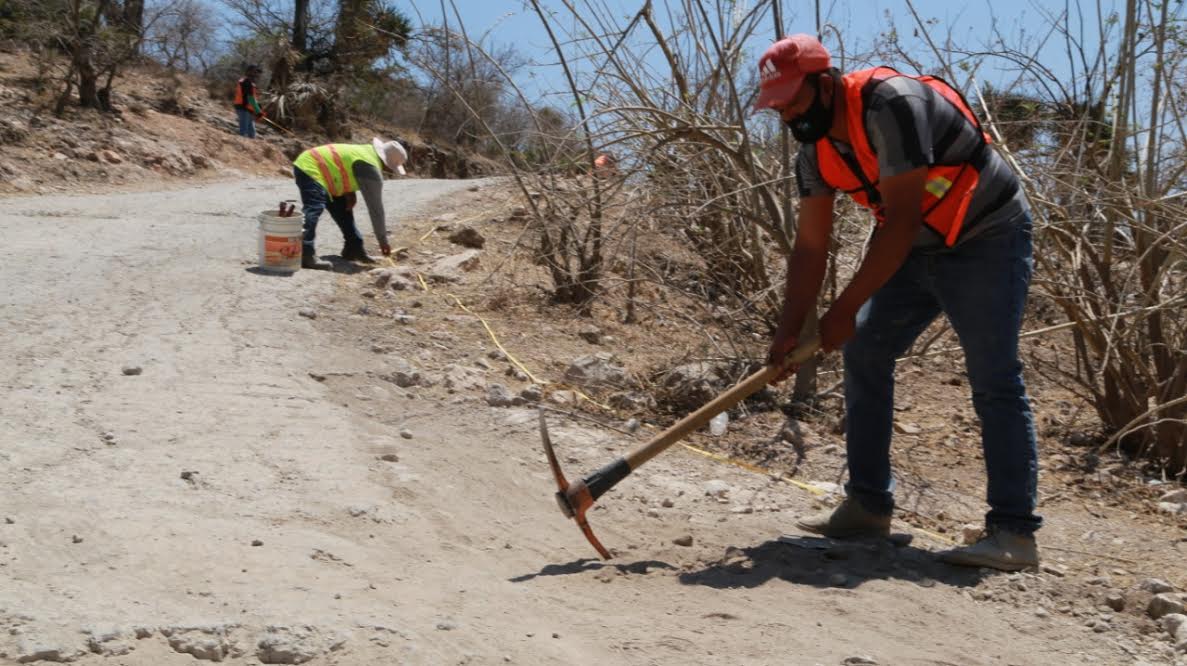 Arranca pavimentación en acceso principal a San Esteban Zoapiltepec