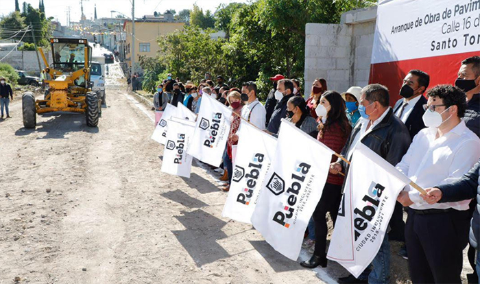 Ayuntamiento de Puebla inicia pavimentación de calle 16 de Septiembre en Chautla 