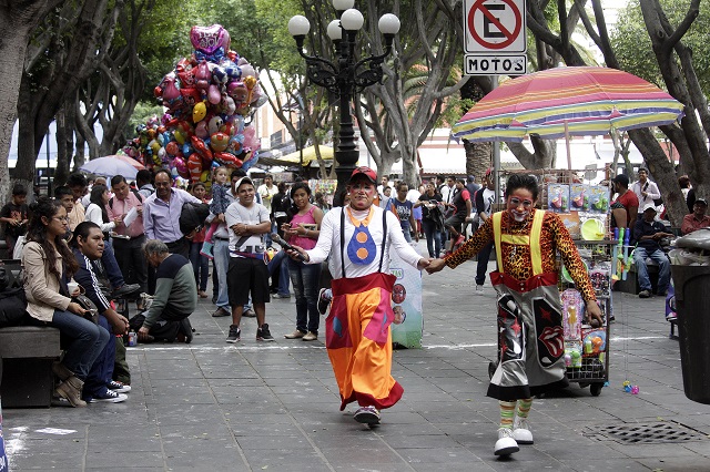 IMAC avala a payasitos trabajar en el zócalo de Puebla