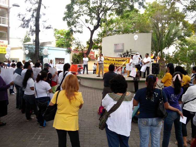 Familiares de desaparecidos encabezan Marcha por la Paz en Tehuacán