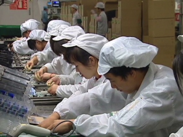 Fábrica de iPhone detiene producción en Shanghái por covid