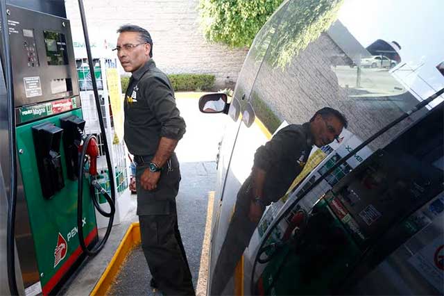 Pemex confirma abasto de combustible en Puebla