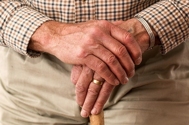 Confirma Obrador aumento a pensiones de adultos mayores