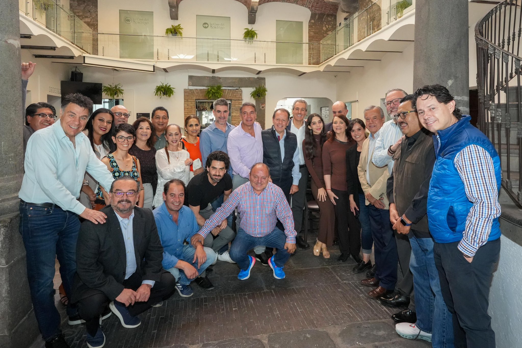 José Chedraui se reúne con empresarios turísticos de Puebla