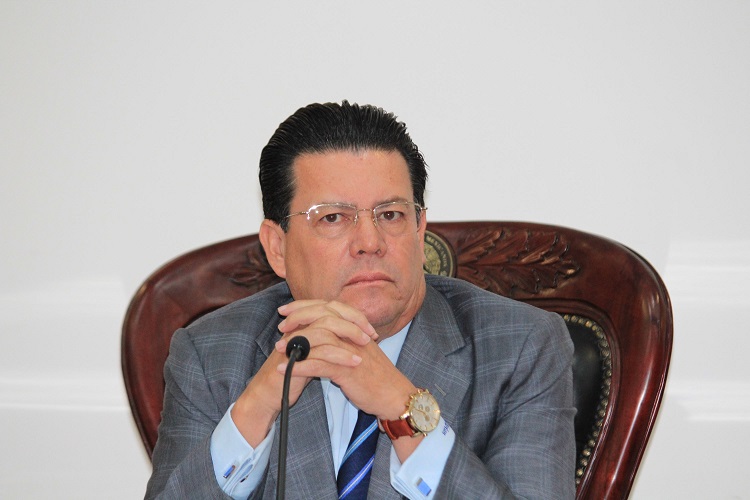 Sale Adrián Rodríguez del TEEP; convoca Senado a cubrir el cargo