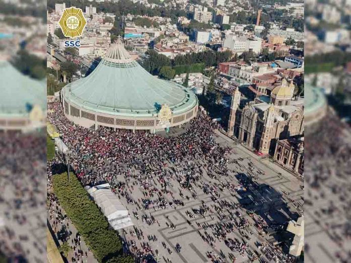 Peregrinos en la Basílica de Guadalupe se olvidan del Covid-19