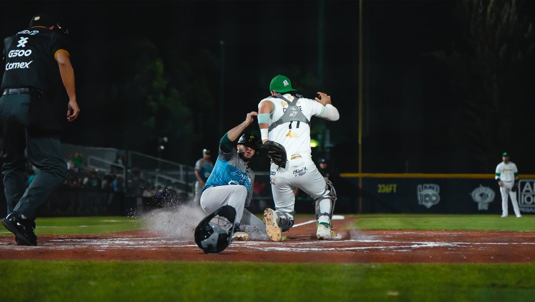 Pericos se queda con el primero de la serie ante León