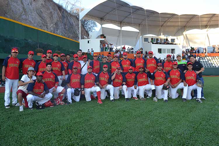 Participan Pericos de Puebla en Espartaqueada deportiva en la Mixteca