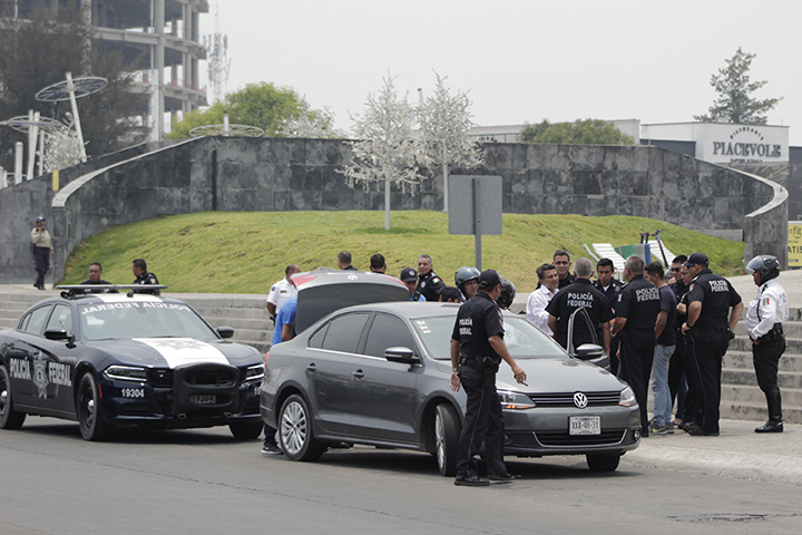 Persecución policíaca termina en Estrella de Puebla