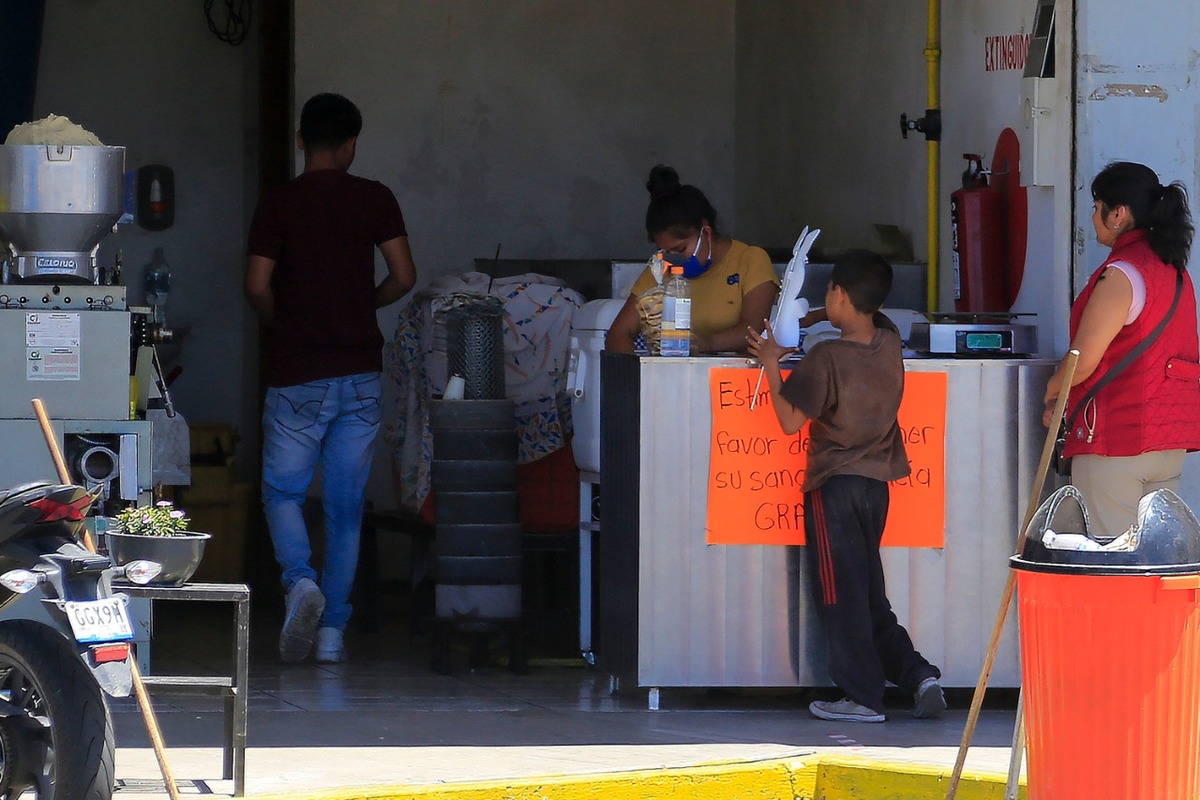 Hombre va a las tortillas y recibe bala perdida