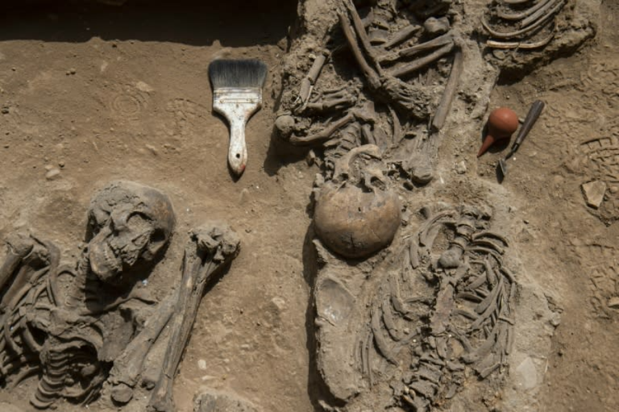 Hallazgo: cementerio colonial con 14 entierros humanos en iglesia de Perú