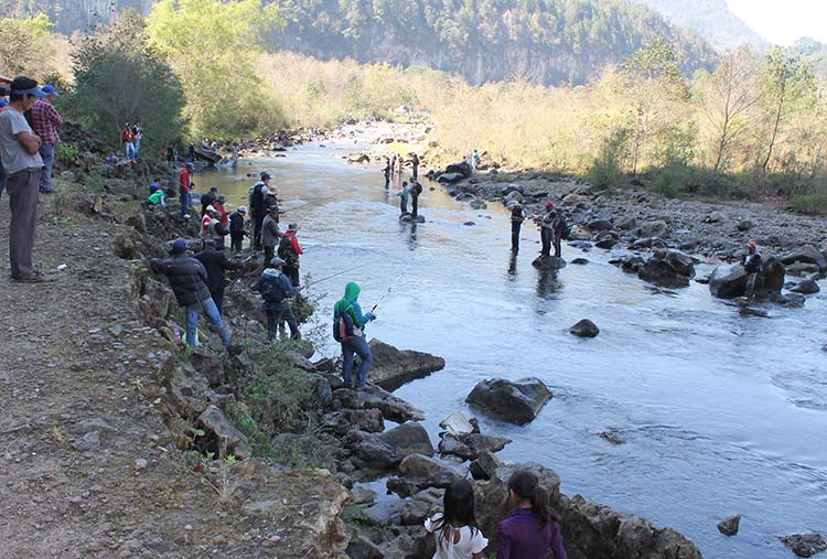 Decenas participan en Torneo de Pesca en Apulco | Municipios Puebla |  Noticias del estado de Puebla