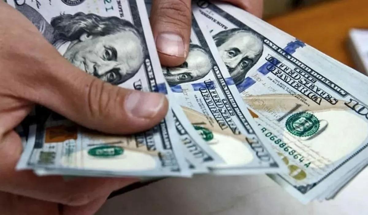 Cierra el peso mexicano una semana con pérdidas ante el dólar