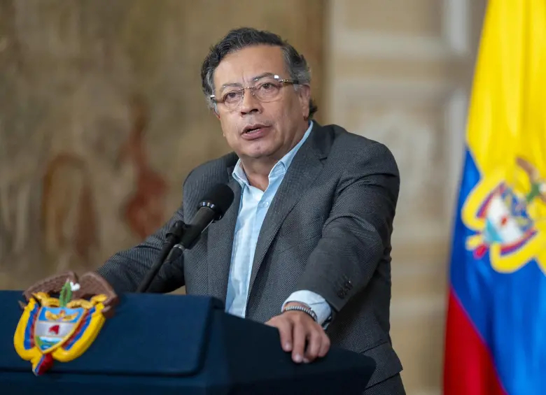 Gustavo Petro asegura que EU le revocó la visa y anuncia visita oficial a China
