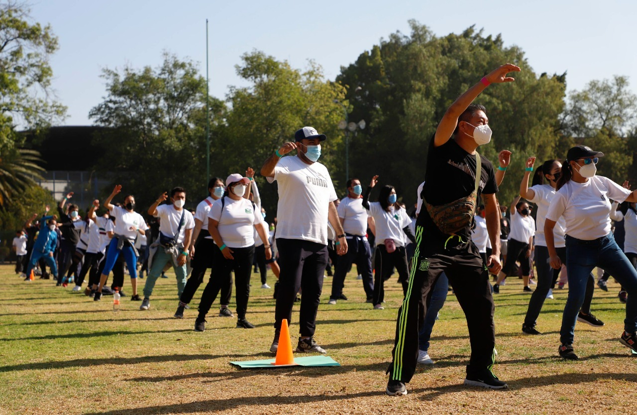 Más de 19 mil personas participaron en el primer Triatlón PrevenIMSS