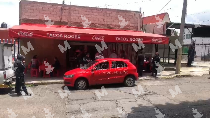 Le roban a cuentahabiente 200 mil pesos en puesto de tacos en Puebla