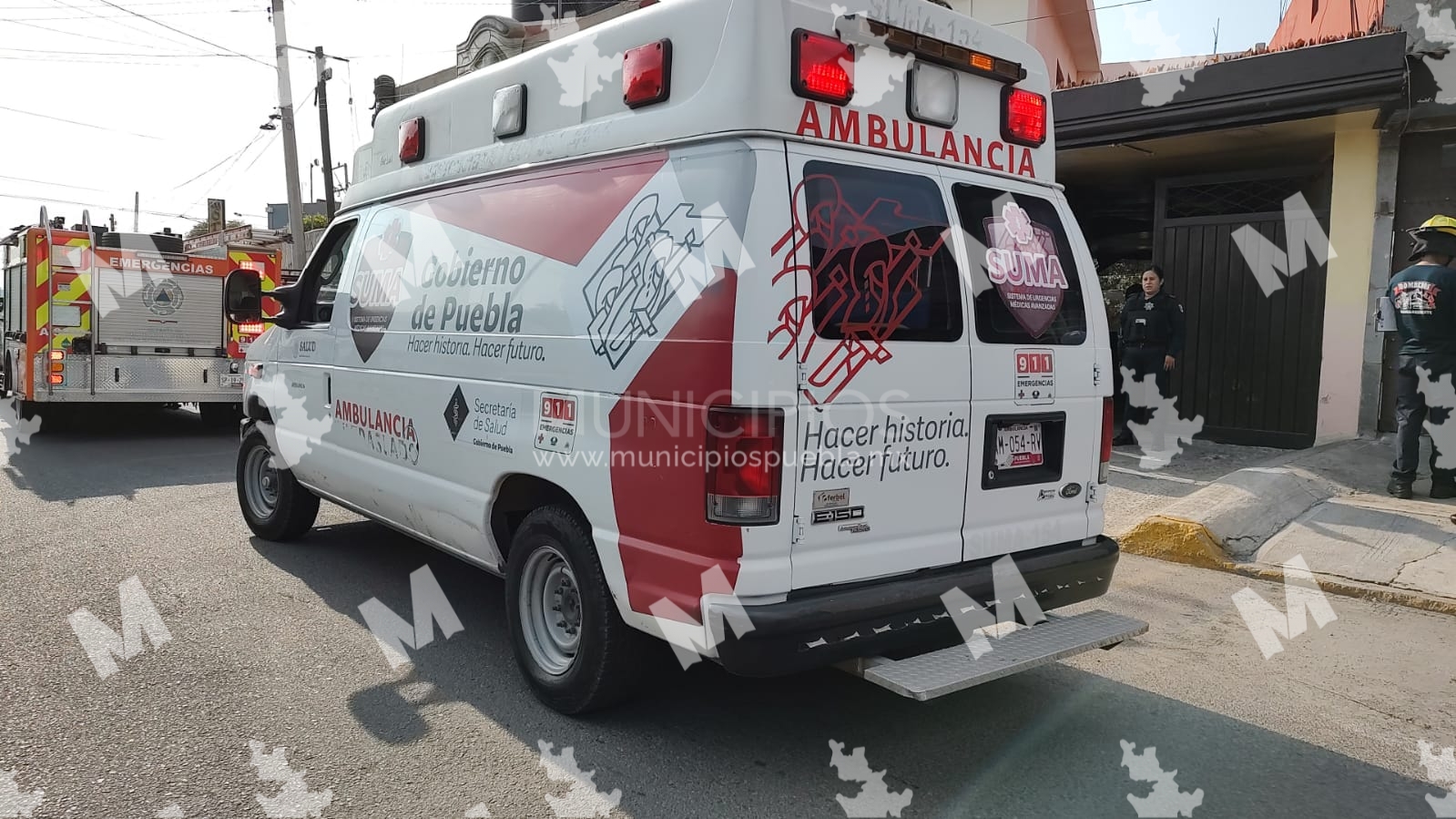 Caída de barda lesionó a dos hermanos en Puebla capital