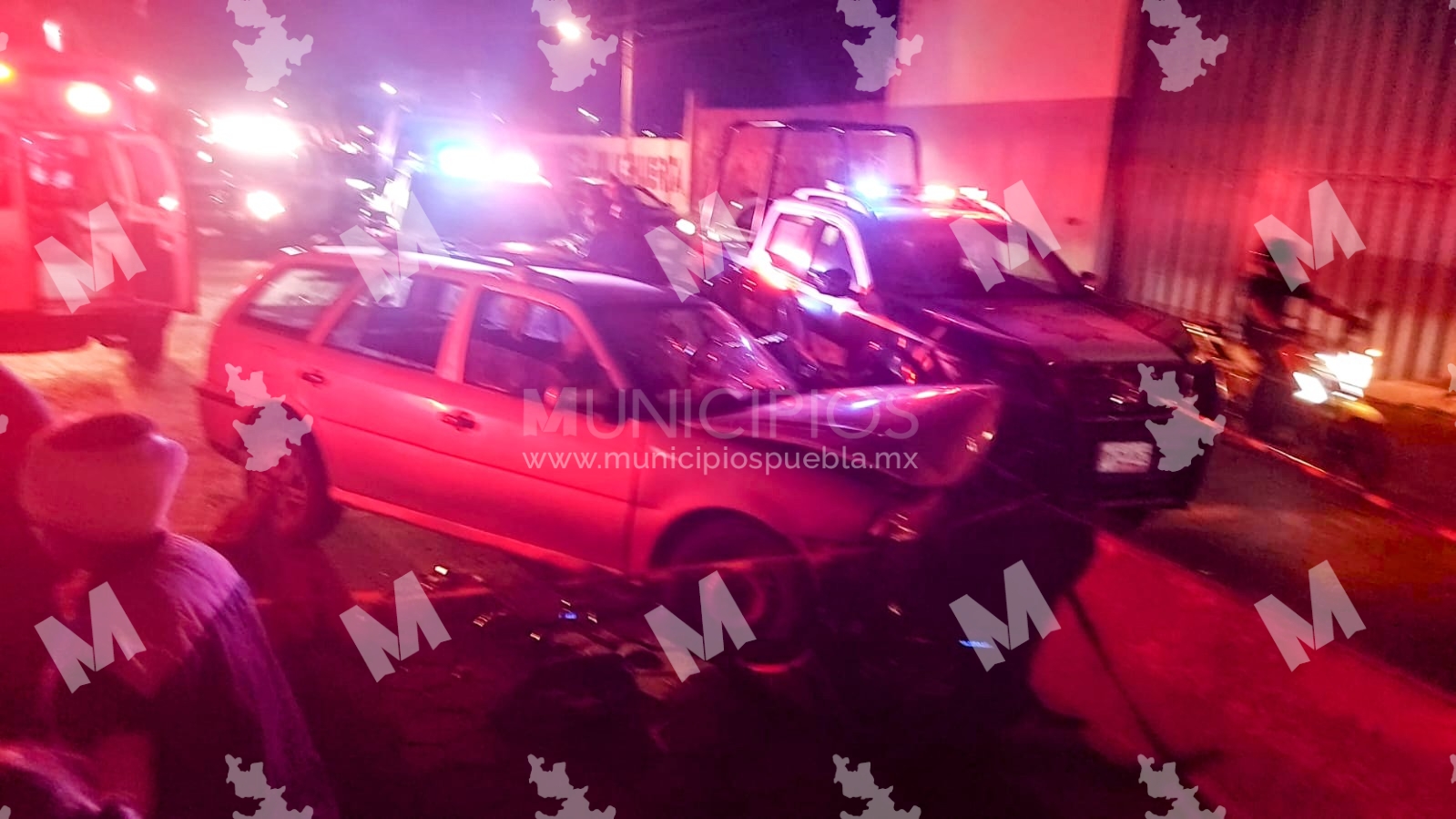 Muere automovilista al chocar en Totimehuacán; hay dos heridos