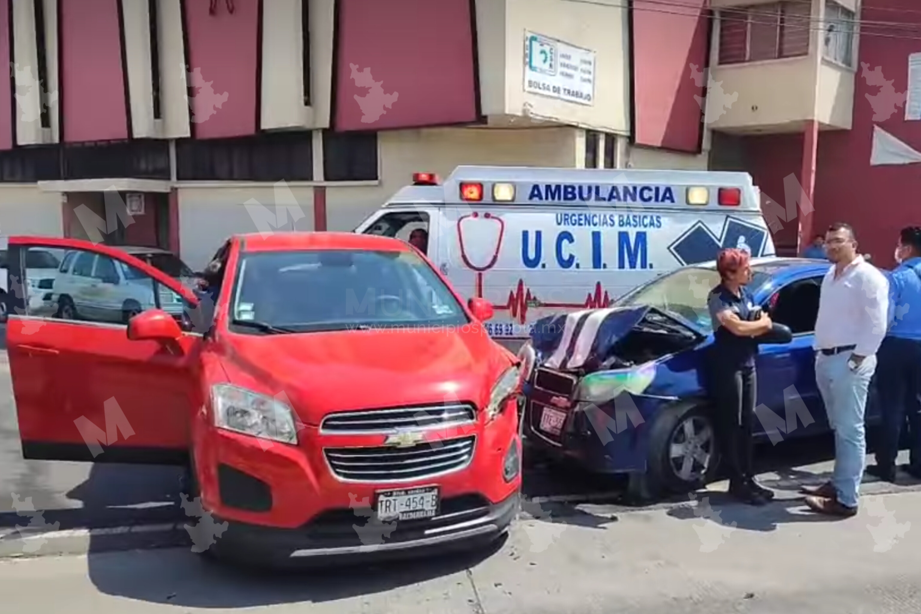 Choque de autos en la Diagonal deja tres heridos