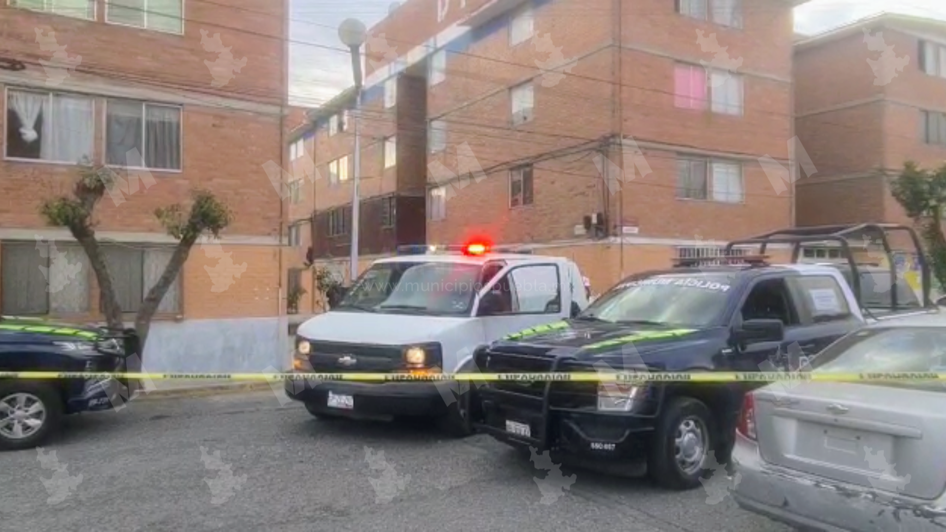 Joven se mata al caer del techo de un edificio en unidad habitacional San Bartolo