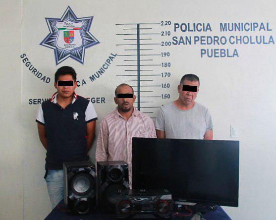 Capturan a 3 hombres por robo a casa en San Pedro Cholula