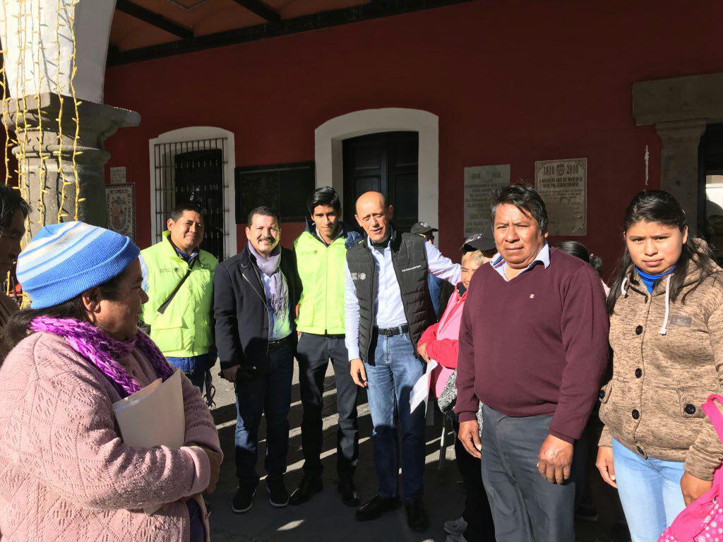 Reciben apoyos afectados por sismos en San Pedro Cholula