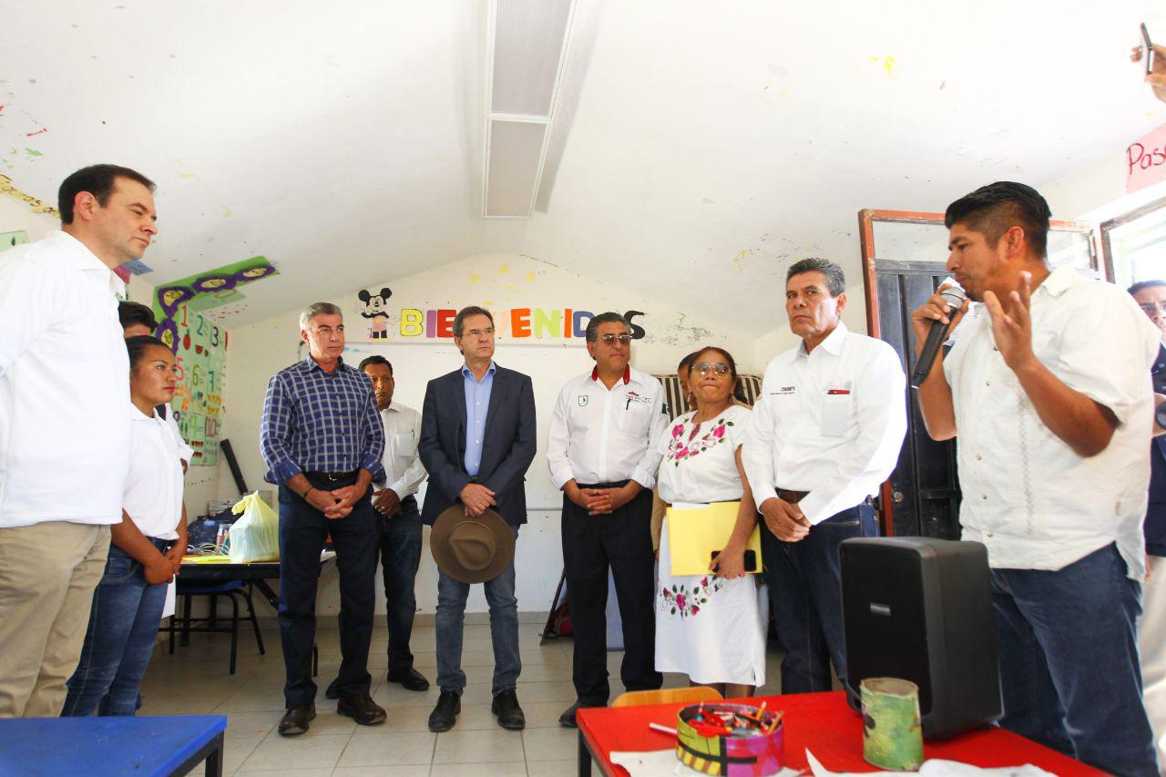 Moctezuma y Gali presentan el Centro Integral Conafe