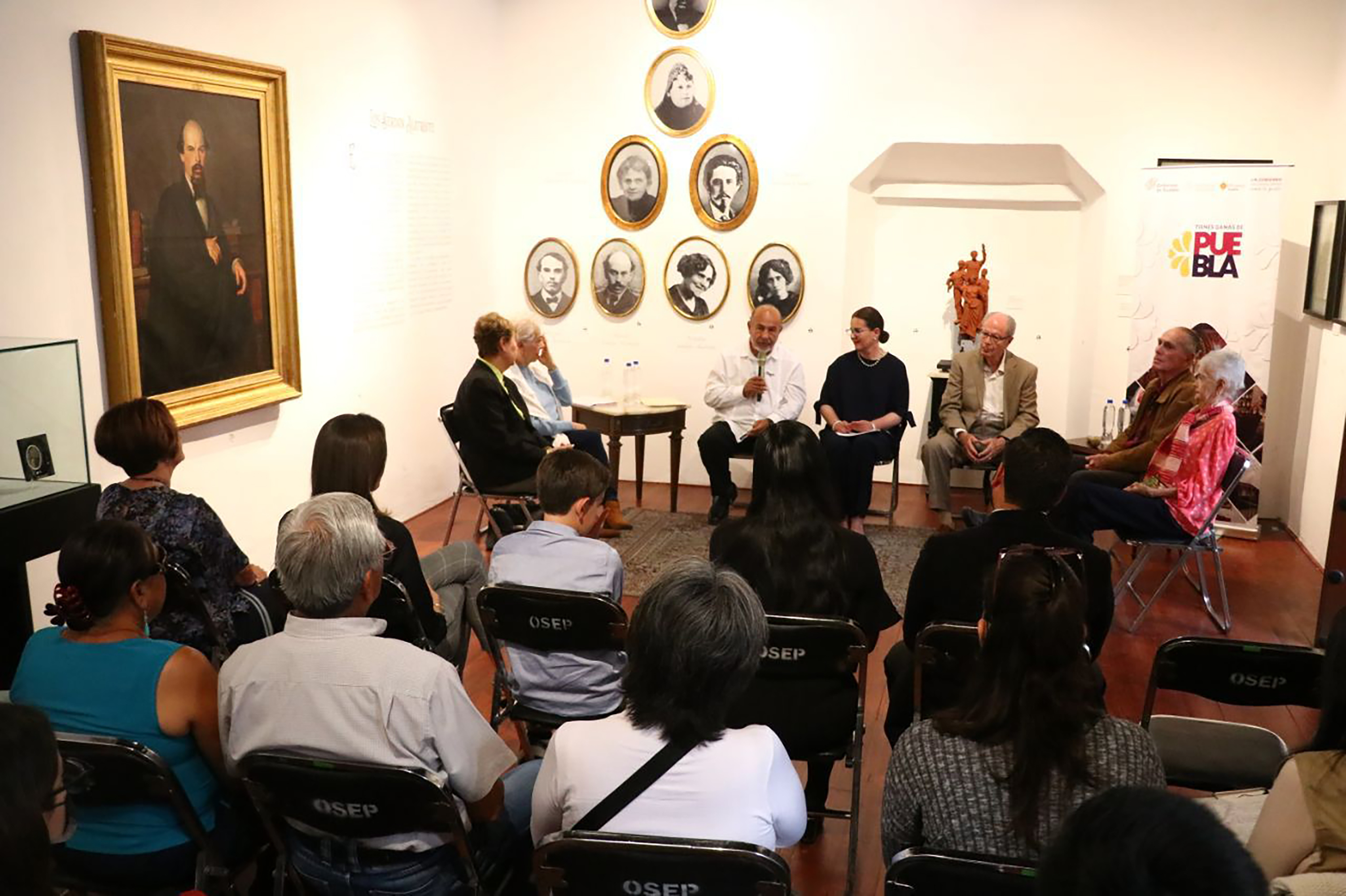 Celebran Cultura y Gobernación conversatorio con descendientes de los Serdán