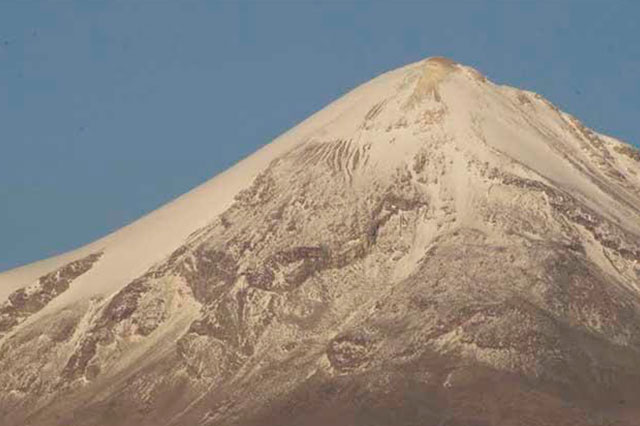 Avalancha en el Pico de Orizaba deja un alpinista herido
