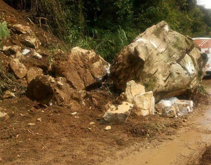 Poblaciones en Sierra Negra, parcialmente incomunicadas