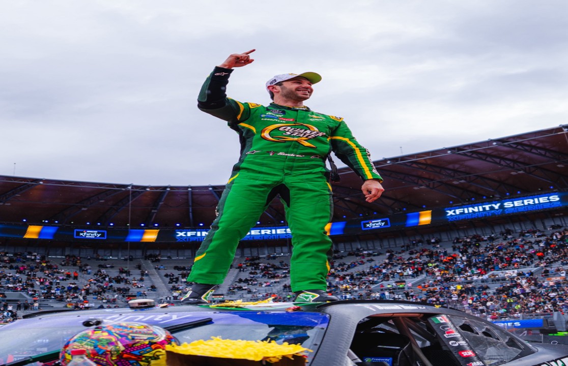Daniel Suárez logra victoria en la Xfinity Series en casa en la CDMX