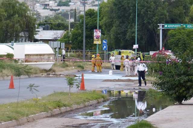 En Tehuacán vuelca pipa con 37 mil litros de gasolina