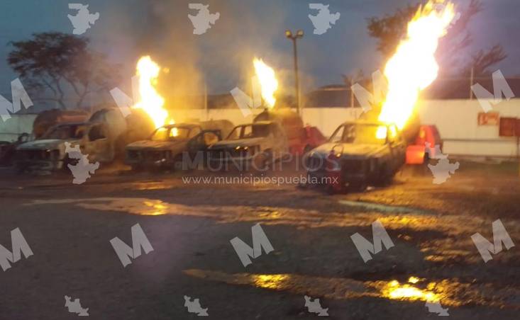 Seis pipas de Flama Gas  ardieron en Tepeojuma  