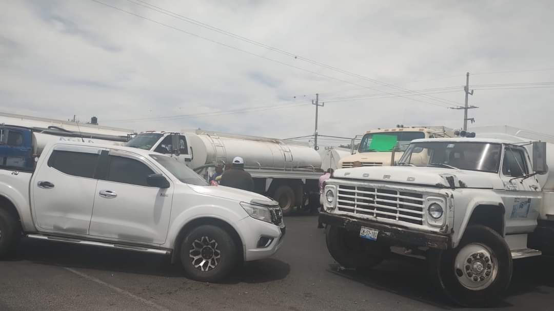 Bloquean piperos de Tecamachalco la Puebla-Tehuacán